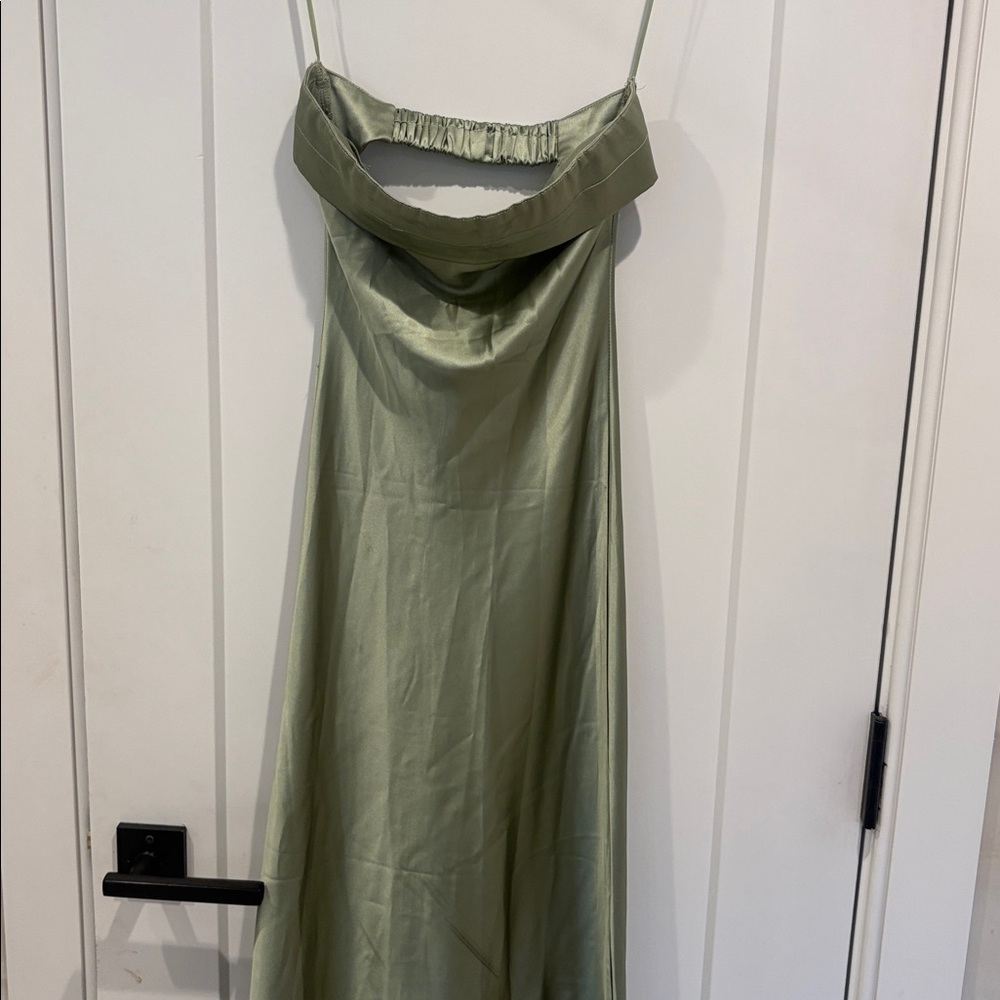 Elegant Green Sleeveless Dress
